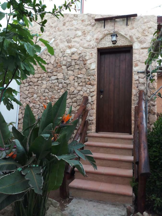 פמגוסטה Mystery Garden Guest House מראה חיצוני תמונה